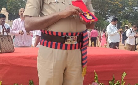 ಬಳಗಾನೂರಿನ ದಕ್ಷ ಆರಕ್ಷಕ ರೇವಣಸಿದ್ದಪ್ಪರಿಗೆ ಮುಖ್ಯಮಂತ್ರಿ ಪದಕ ಪ್ರಧಾನ.