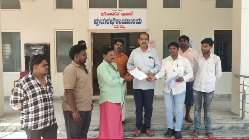 ಬೀದಿಬದಿ ವ್ಯಾಪಾರಿಗಳ ಅಂಗಡಿ ಮುಂಗಟ್ಟುಗಳ ಅವೈಜ್ಞಾನಿಕ ತೆರವು ಕೈಬಿಡುವಂತೆ ಅಂತರಾಷ್ಟ್ರೀಯ ಮಾನವ ಹಕ್ಕು ಮತ್ತು ಸಾಮಾಜಿಕ ನ್ಯಾಯ ಸಂಸ್ಥೆಯ ಜಿಲ್ಲಾಧ್ಯಕ್ಷ ಎಸ್ ನಜೀರ್ ಆಗ್ರಹ.! 