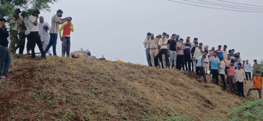 ಕೃಷಿ ಹೊಂಡದಲ್ಲಿ ಅಪರಿಚಿತ ವ್ಯಕ್ತಿಯ ಶವ ಪತ್ತೆ.! ಅಥಣಿ ತಾಲೂಕಿನ ಸಂಬರಗಿ ಗ್ರಾಮದಲ್ಲಿ ಘಟನೆ