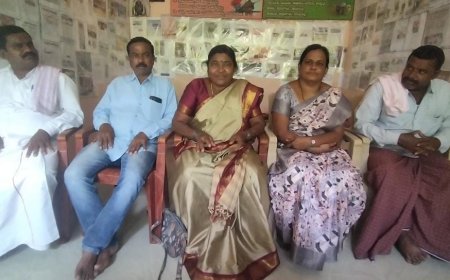 ಕ.ರಾ.ಅಂ.ನೌ.ಸಂಘದ ಮುಖಂಡರೊಂದಿಗೆ ಕಾರ್ಯಕರ್ತೆಯರು : ಸಿಐಟಿಯು ಸೇರ್ಪಡೆ ಘೋಷಣೆ