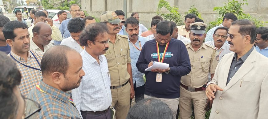 ಉಪ ಲೋಕಾಯುಕ್ತ ಬಿ.ವೀರಪ್ಪರಿಂದ ಕೆಮಿಕಲ್ ಫ್ಯಾಕ್ಟರಿಗಳ ಪರಿಶೀಲನೆ.