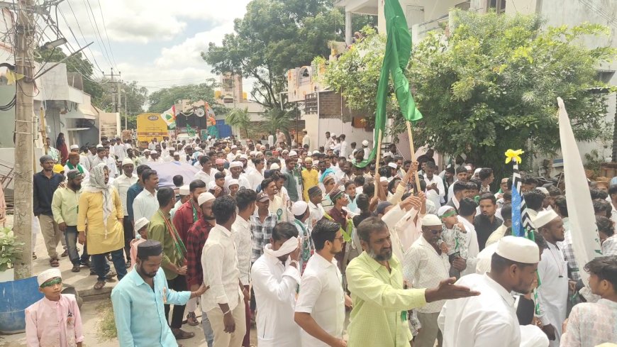 ಈದ್ ಮಿಲಾದ್ | ಮೊಹಮ್ಮದ್ ಪೈಗಂಬರ್ ರವರ 1500 ನೇ ಜನ್ಮದಿನದ ಪ್ರಯುಕ್ತ ಮಸ್ಕಿ ಪಟ್ಟಣದಲ್ಲಿ ಮುಸ್ಲಿಂ ಸಮುದಾಯದಿಂದ  ಭವ್ಯ ಶಾಂತಿ ಯಾತ್ರೆ
