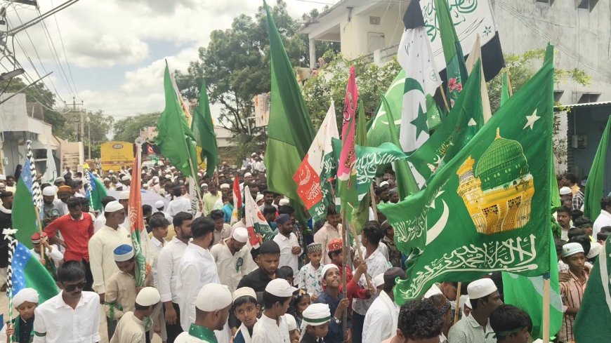 ಈದ್ ಮಿಲಾದ್ | ಮೊಹಮ್ಮದ್ ಪೈಗಂಬರ್ ರವರ 1500 ನೇ ಜನ್ಮದಿನದ ಪ್ರಯುಕ್ತ ಮಸ್ಕಿ ಪಟ್ಟಣದಲ್ಲಿ ಮುಸ್ಲಿಂ ಸಮುದಾಯದಿಂದ  ಭವ್ಯ ಶಾಂತಿ ಯಾತ್ರೆ