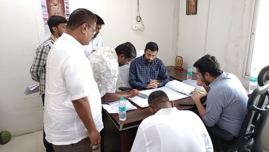 ಪ್ರಧಾನಮಂತ್ರಿ ಆವಾಸ್ ನಗರ ಯೋಜನೆಯಡಿ ಎಎಚ್‌ಪಿ ಜಿ+3 ಮಾದರಿಯ ವಸತಿ ಸಮುಚ್ಛಯದ ಕಾಮಗಾರಿ ಪರಿಶೀಲಿಸಿದ ಜಿಲ್ಲಾಧಿಕಾರಿಗಳು