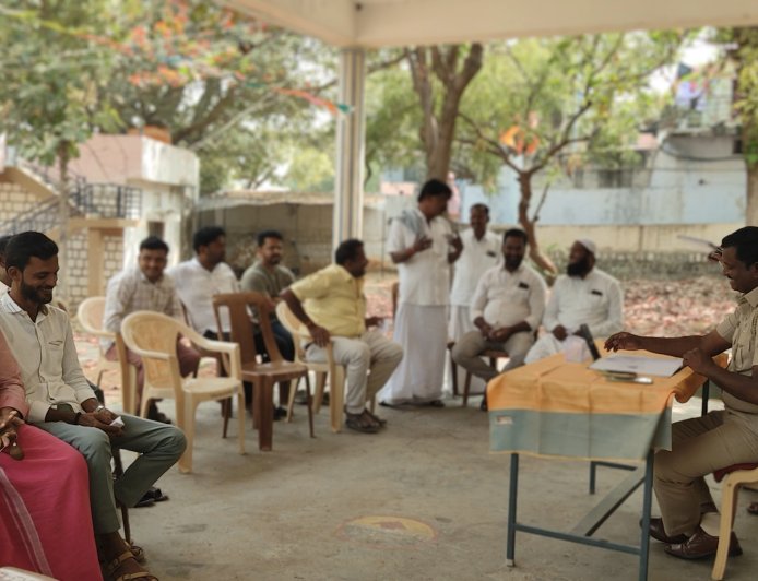 “ಮಸ್ಕಿ ಪೊಲೀಸ್ ಠಾಣೆಯಲ್ಲಿ ಬಹಿರಂಗ ಹರಾಜು: ಹಳೆಯ ಪಿಸಿ ವಸತಿಗೃಹಗಳಿಗೆ ₹99 ಸಾವಿರ ಬಿಡ್ – ಬಿ. ನಾಗರಾಜ್‌ಗೆ ಲಾಟ್”