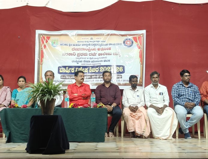 " ಎಚ್.ಐ.ವಿ.ಏಡ್ಸ್ ಬಗ್ಗೆ ತಪ್ಪು ಕಲ್ಪನೆ ಬೇಡ,ರಕ್ತದಾನ ಸಮಾಜಕ್ಕೆ ಕೊಡುಗೆ:-ಹಾದಿಮನಿ